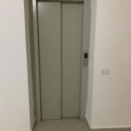 House Apartment *